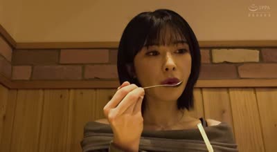 MKMP-663 狙ったオトコをヨダレまみれにして飼いならす『性欲』ダダ漏れ人気インフルエンサーの全身ベロキス『性交』 辻井ほのか